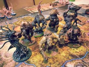 Un primo piano delle miniature di Blood Rage, gioco basato sulla mitologia nordica.